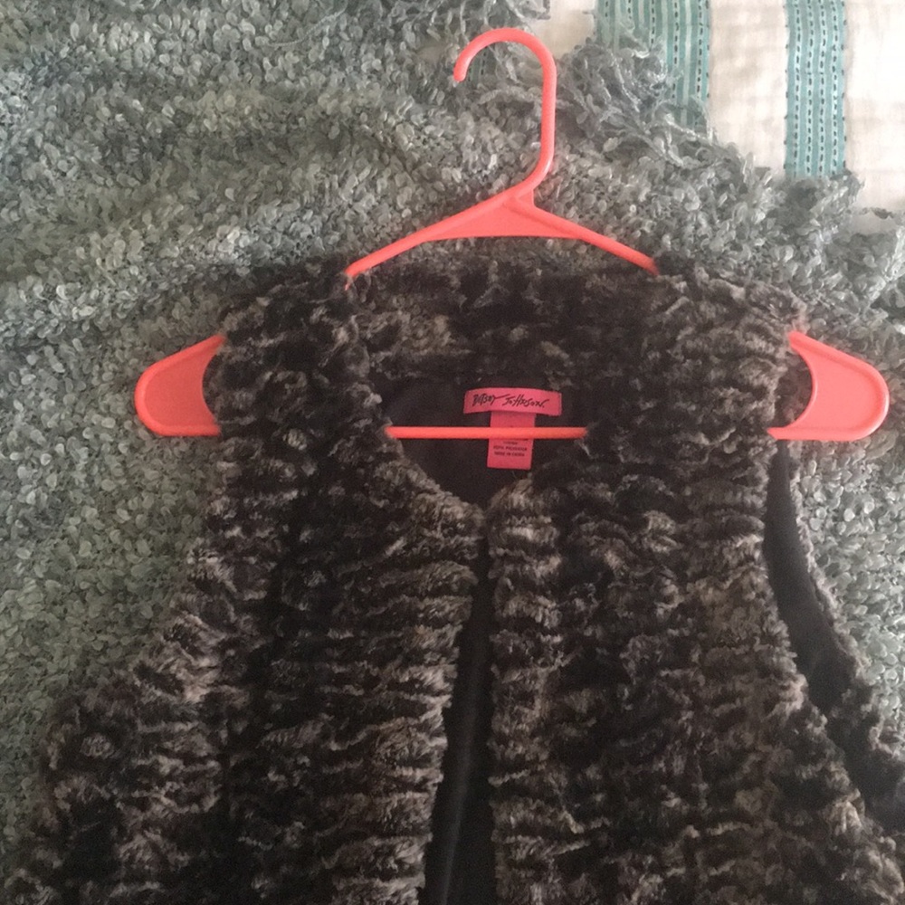 Betsy Johnson faux fur vest